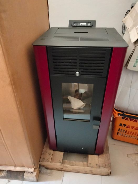 Vând șemineu pe peleți import Italia