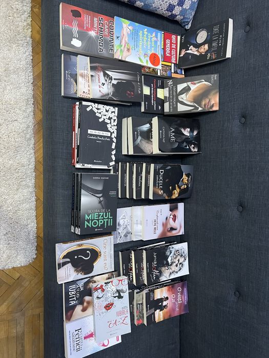 Cărți de vânzare, seturi sau individuale