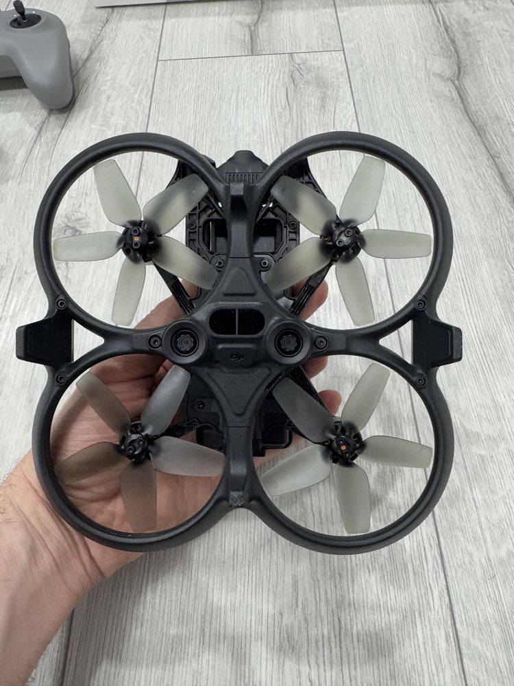 Продавам DJI Avata 1 + батерия + fpv controller