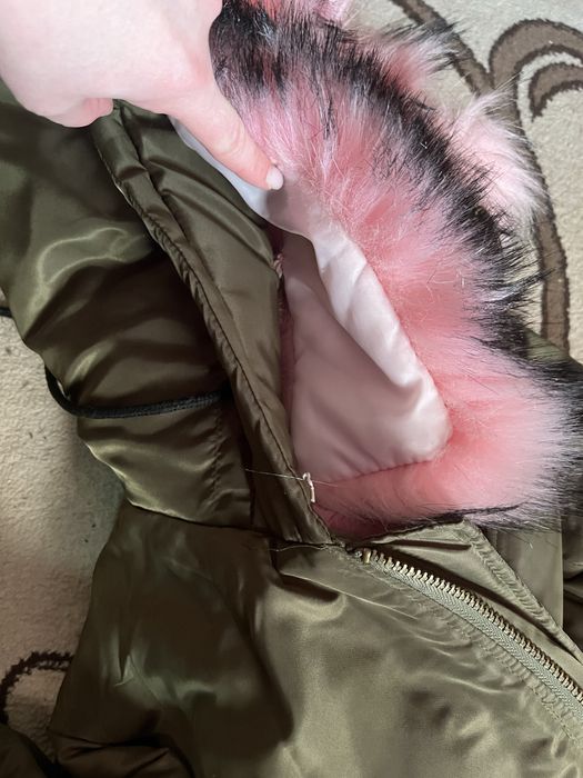 Продам куртку в отличном состоянии.