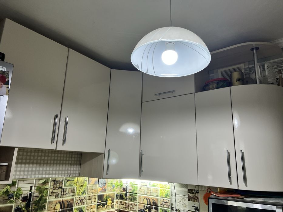 Срочно продам кухонный гарнитур только верх