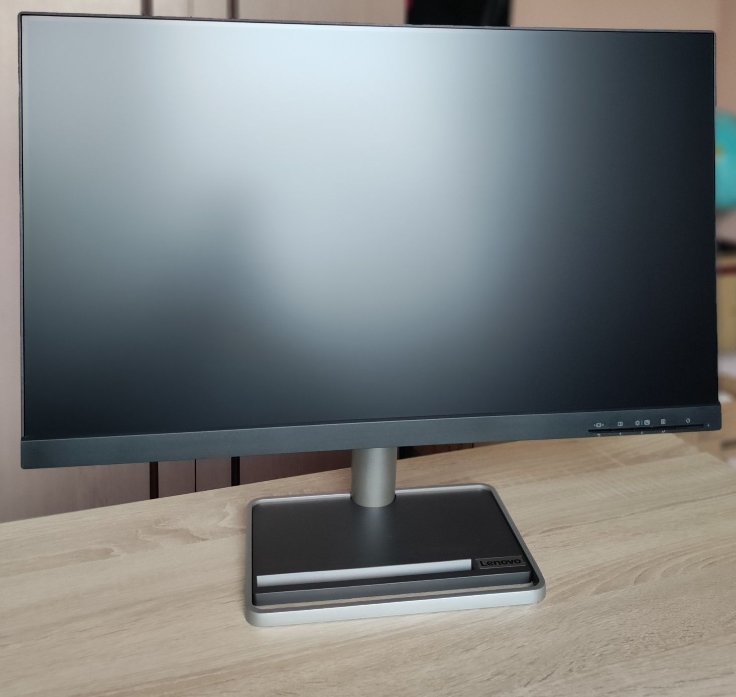 Монитор "Lenovo" модел L241-30