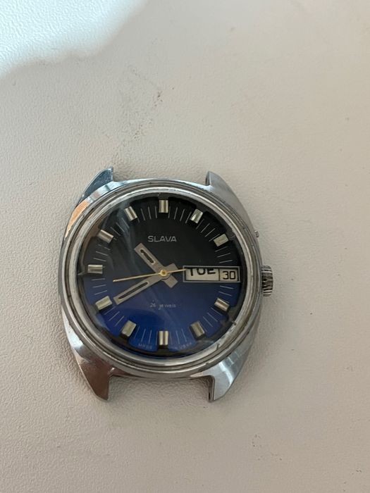 Продавам Часовници