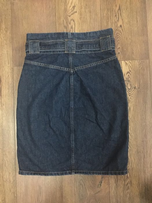 Fusta blugi treisferturi marime 36