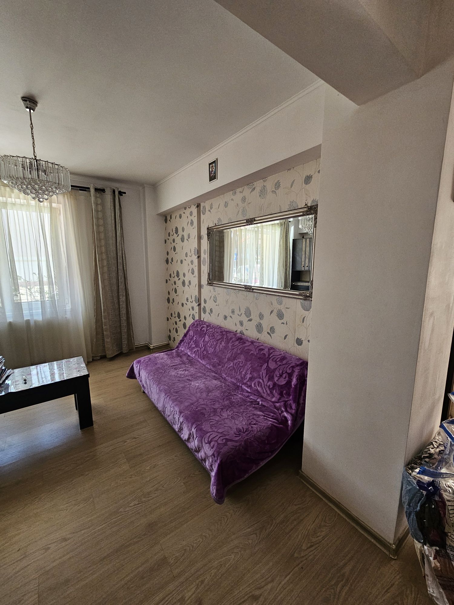 Închiriez apartament 2 camere