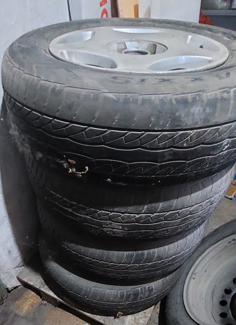 Шины на дисках  205/70 R15