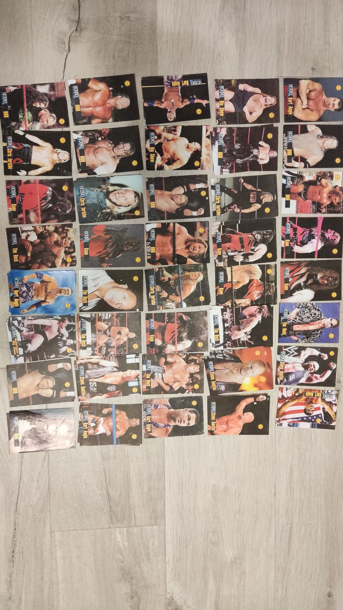 Картинки на Кечисти - wwe , WWF Smack Down - миришещи листчета 1 лв