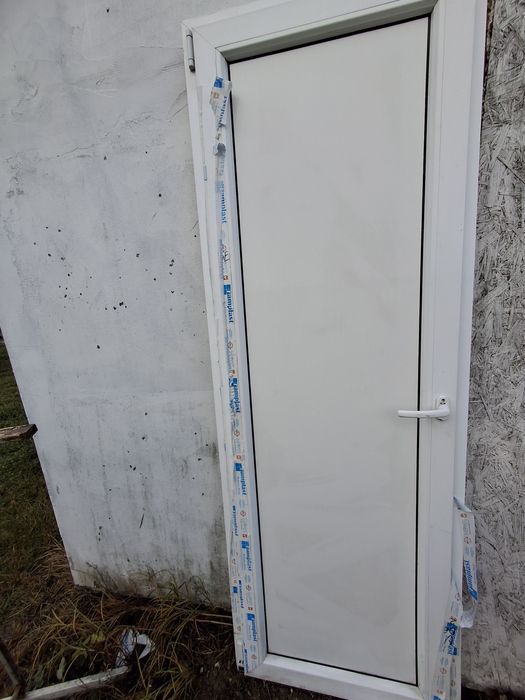 Ocazie .Vând usa termopan