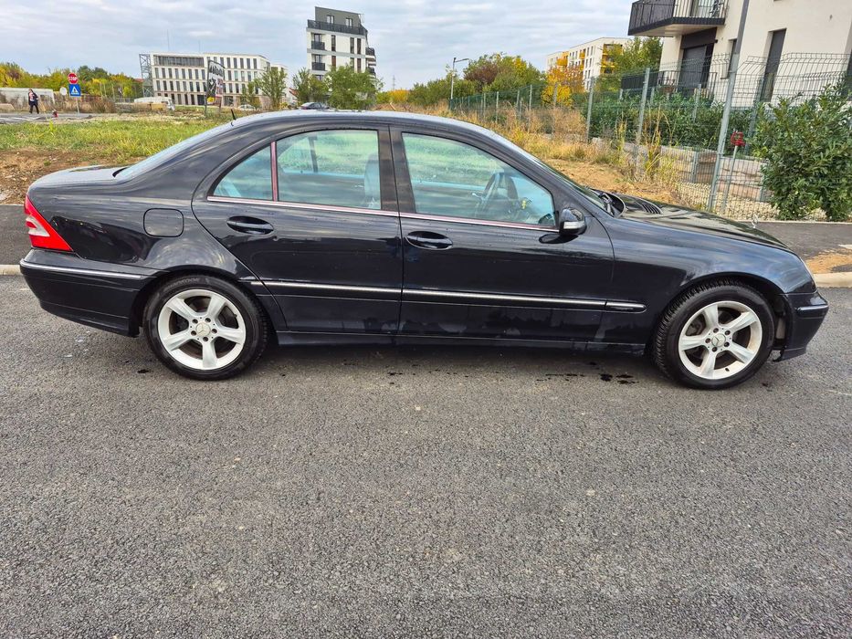Mercedes-Benz C220 CDI Avantgarde 2006 – 160 CP, Automat, Navi, Piele