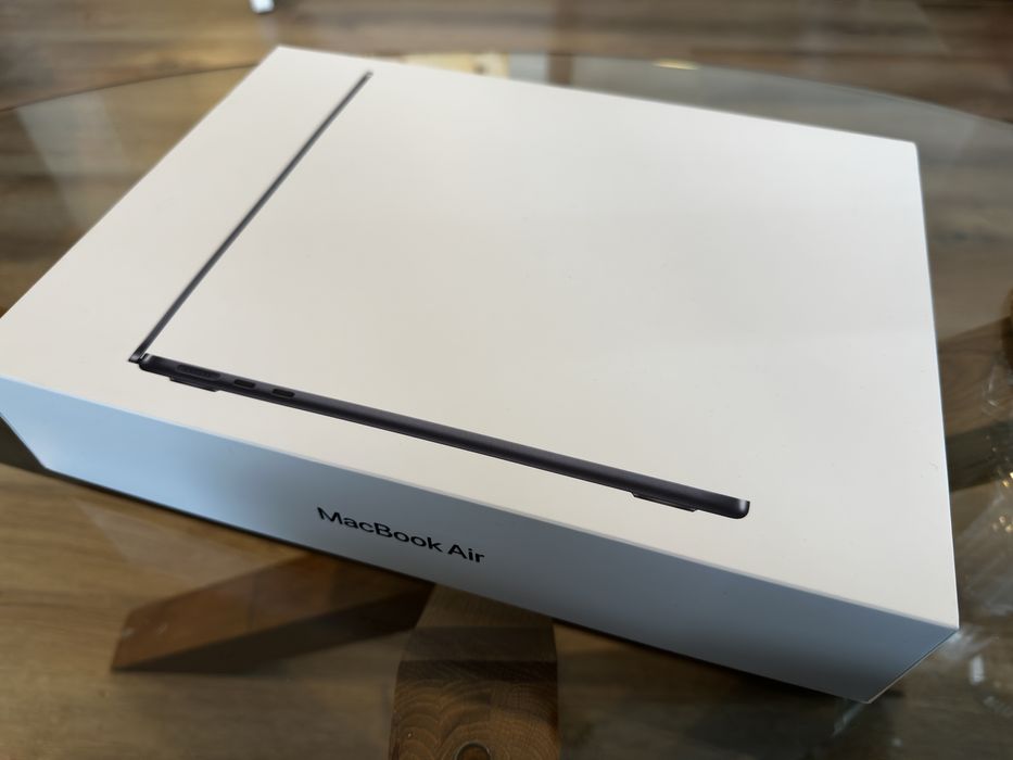 MacBook Air M4 256GB Чисто НОВ!