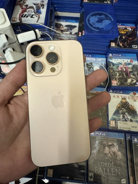 iPhone 16 Pro Gold 128GB baterie 93%