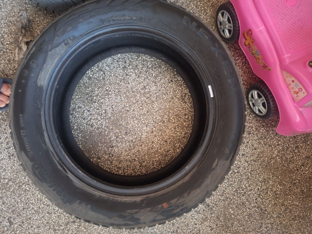 Зимни гуми 4 броя-2бр. Nexen205×55×16+2бр. Firestone Winterhawk 4 205×