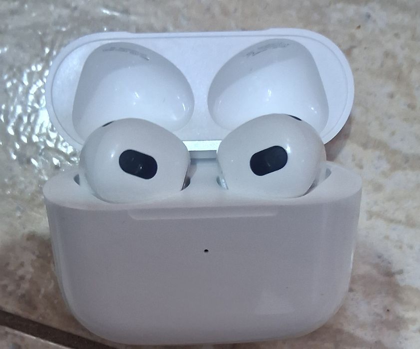 Air pods generatia 3