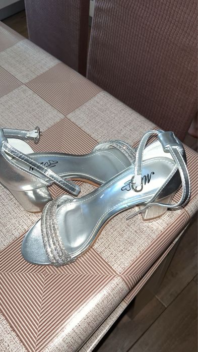 Tocuri argintii ,marimea 35