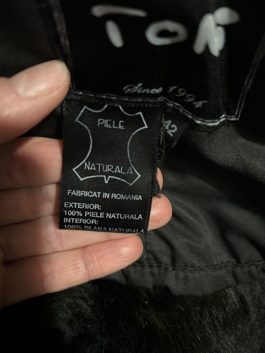 Vând haină din piele naturală