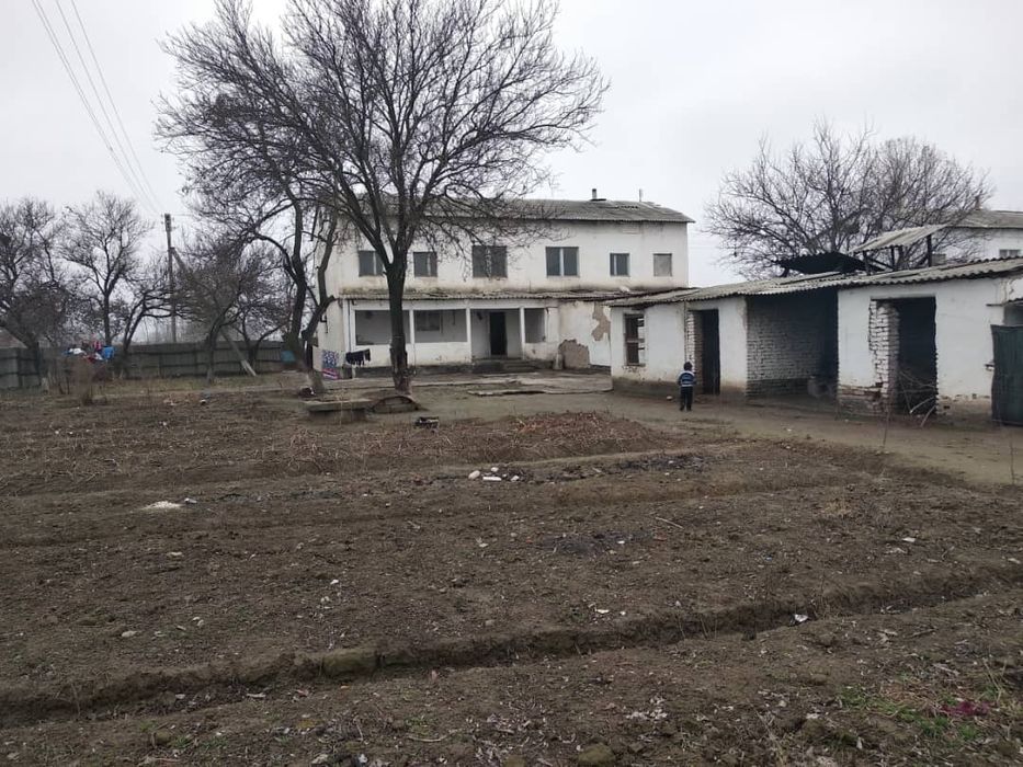 Уй сотилади 11 соток