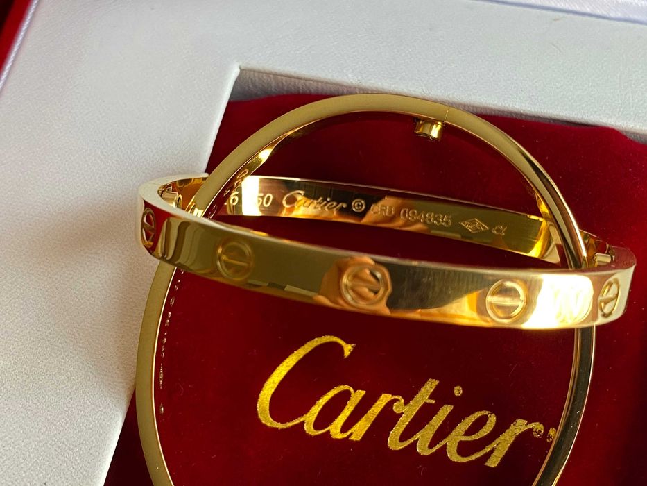 Brățara model Cartier Love Gold 18K