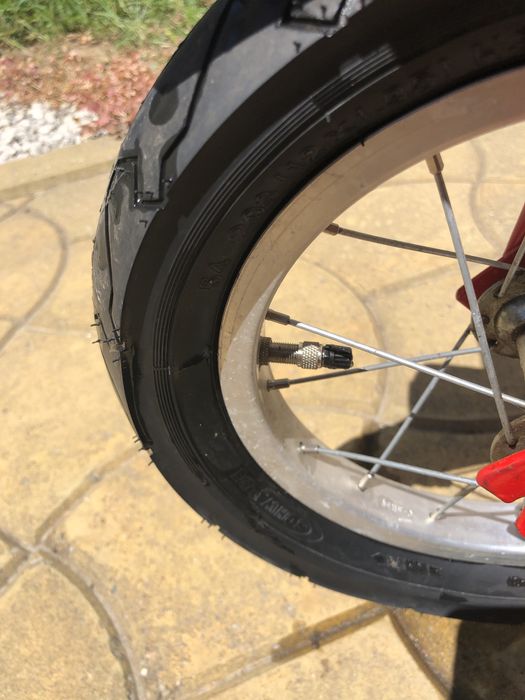 Trotineta copil , robusta ,folosita putin timp , roti gonflabile