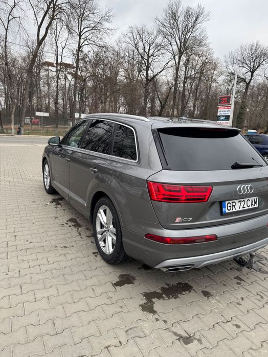 Vând Audi Q7 2016