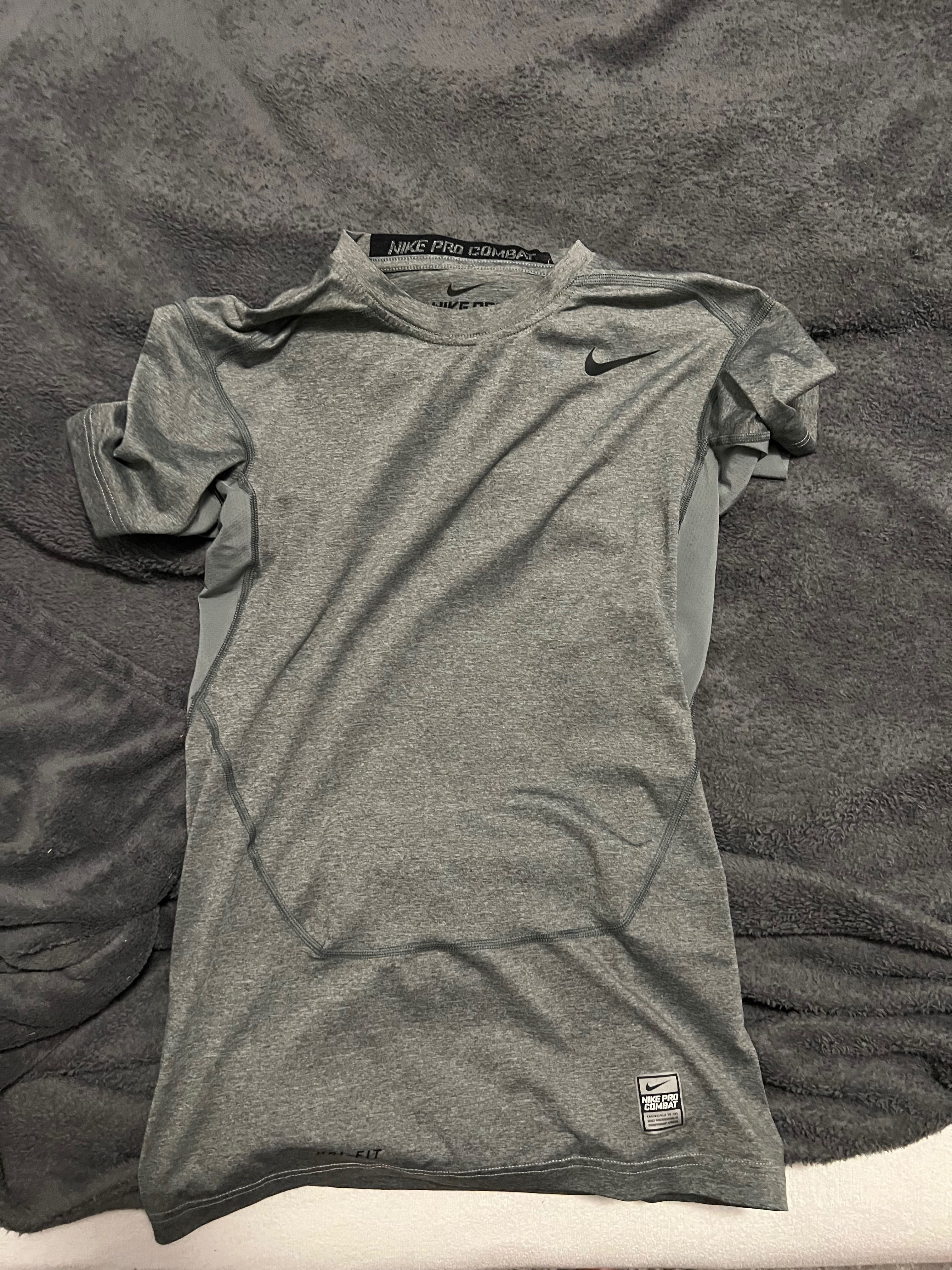тениска nike combat