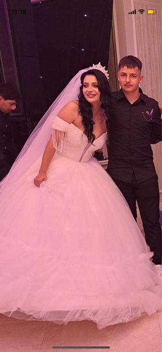 Rochie de mireasa tip printesa