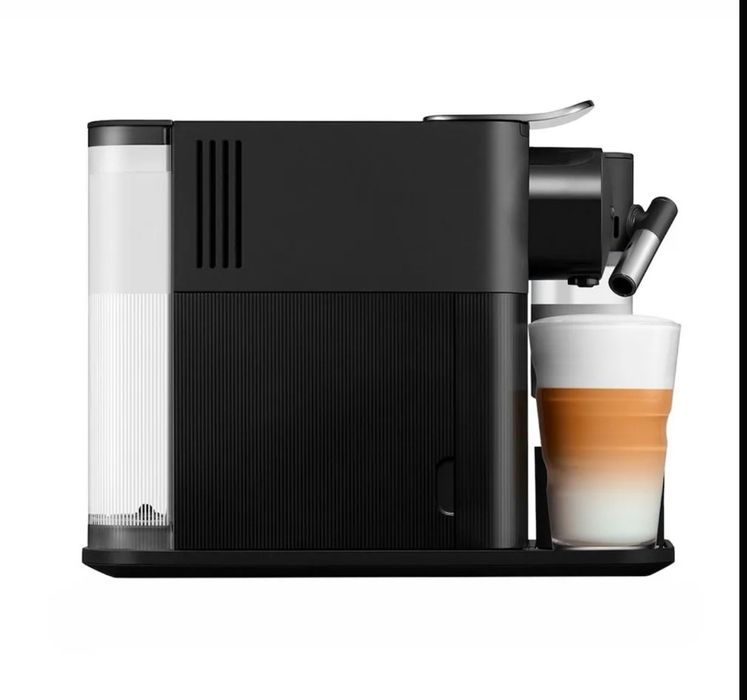 Капсульная кофемашина Nespresso Lattissima One. Made in Italy