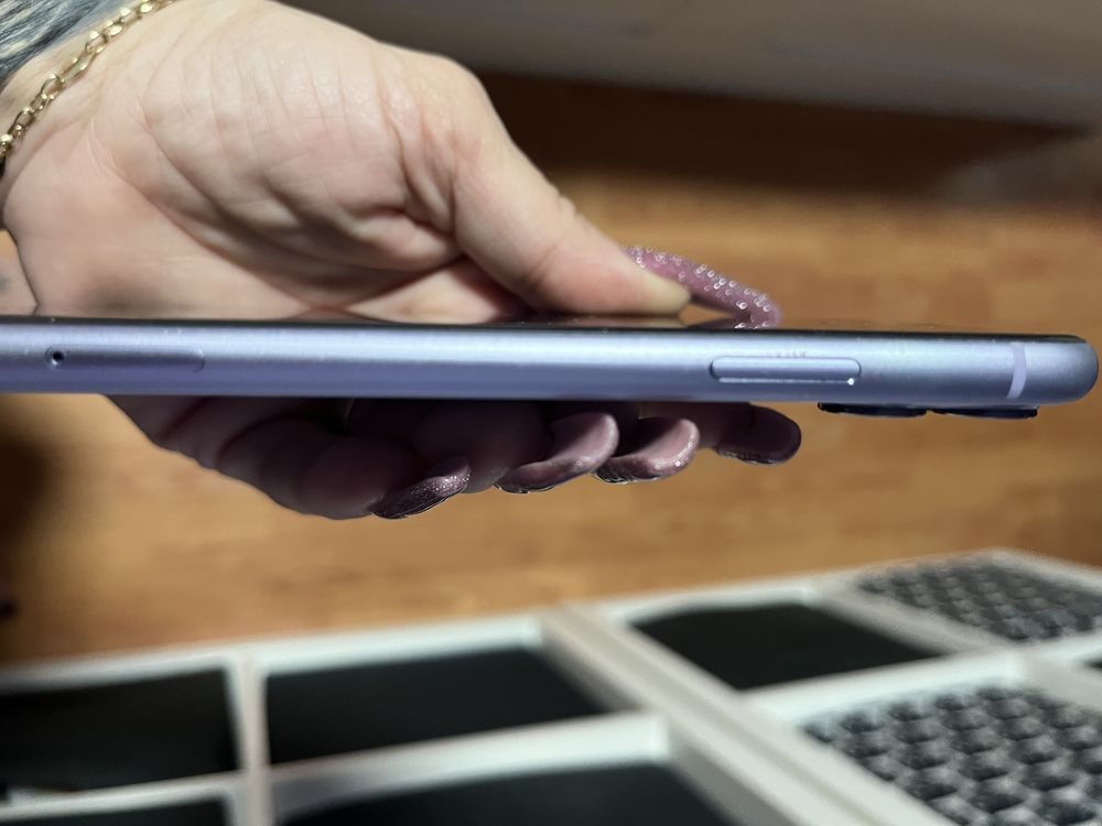 iPhone 11 Purple 64 Gb