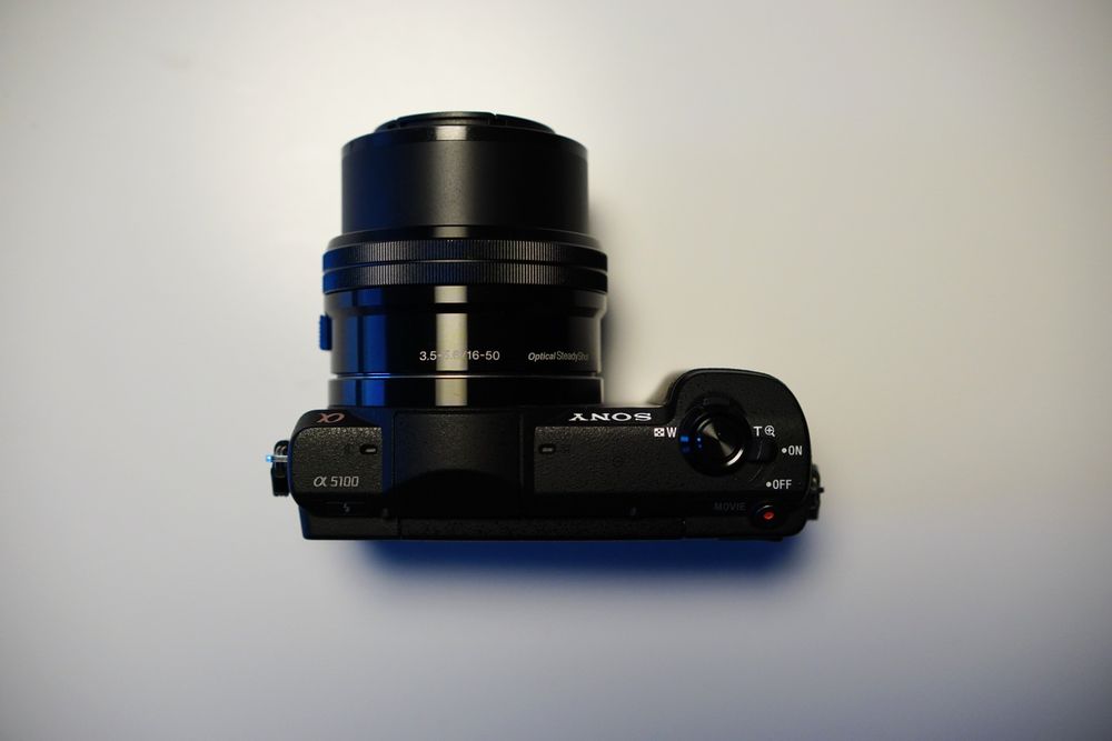 Sony a5100, doar 1430 de cadre!!