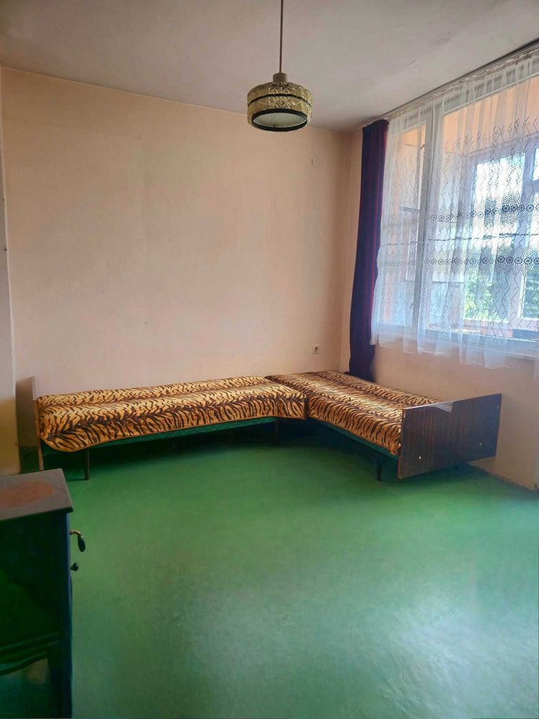 Продава се Тристаен апартамент в Търговище, Център - 72 кв.м за 1020 €/кв.м - Снимка #2