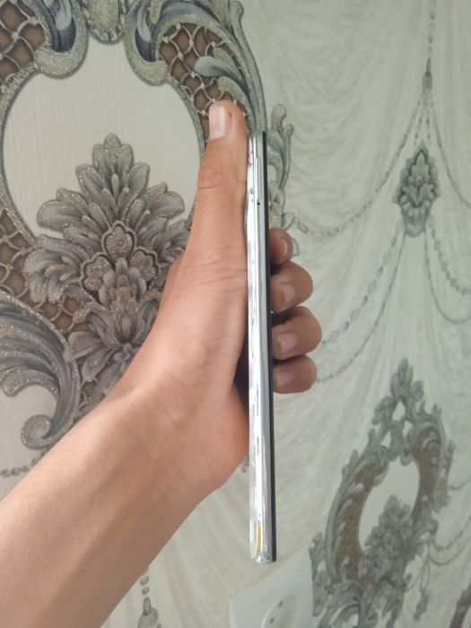 Samsung a51 faqat ekran ketgan