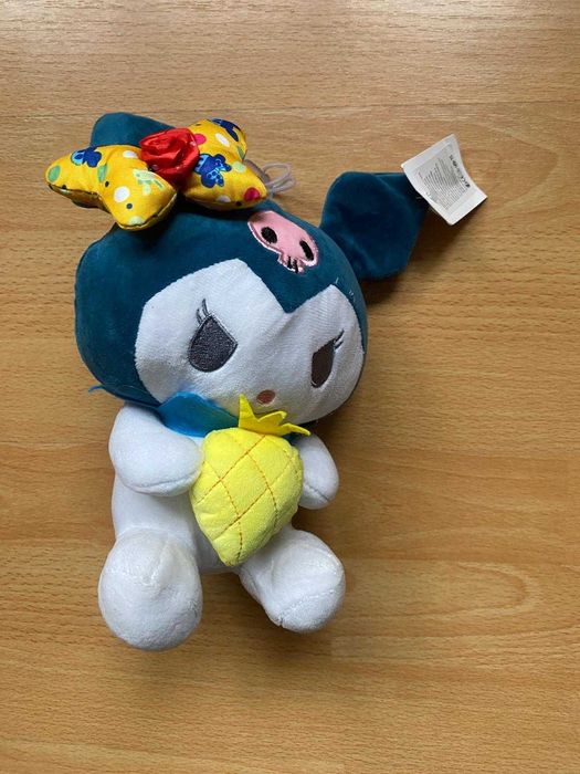 Plusuri diferite modele si culori