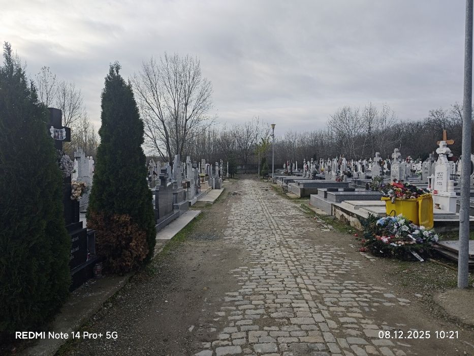 Loc de veci vând/donez