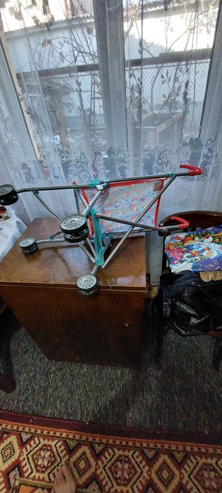 Продаю детскую игрушочную коляску