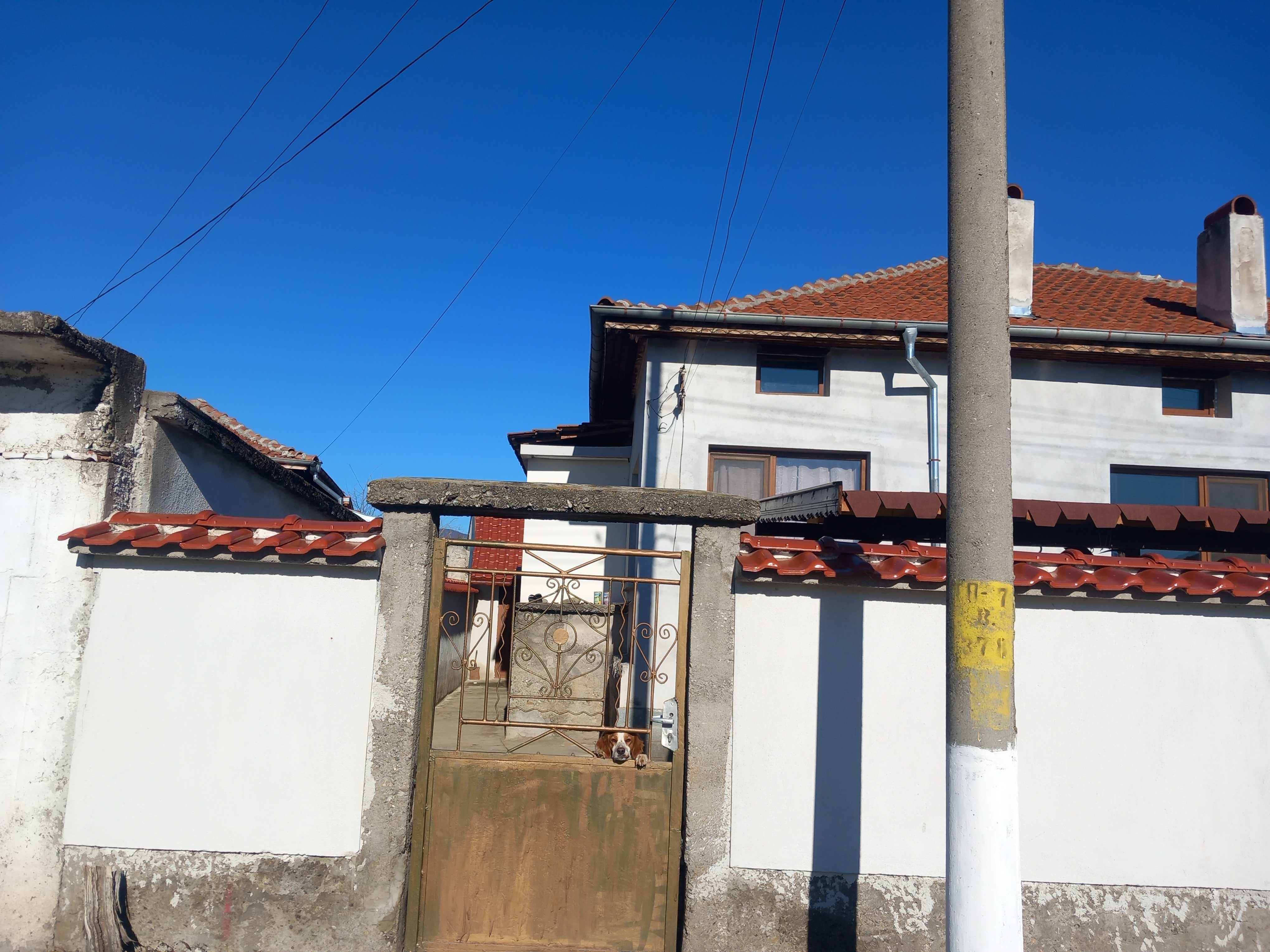 къща120 кв.м 685кв.м