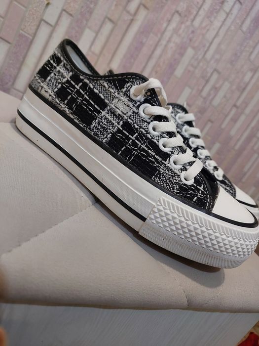 Продам кеды 1000