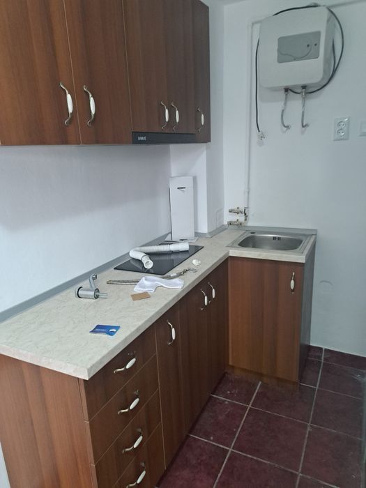 Închiriez garsoniera