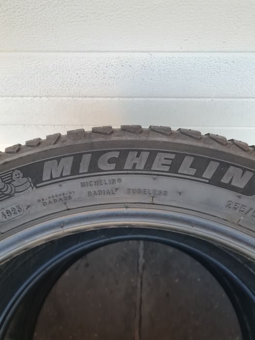 Всесезонни гуми 2 броя MICHELIN CrossClimate 2Suv 235 50 R19 дот 4923