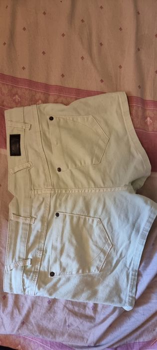 Vând pantaloni scurți blugi damă