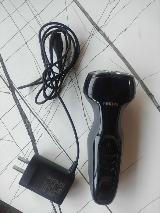 Электробритвы Филипс и Национал