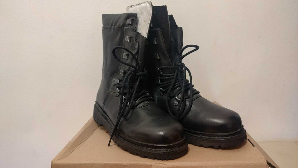 Bocanci militari  de iarna,negri, marimea 28(43)