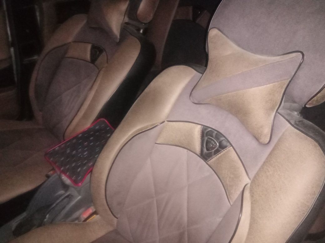 Volkswagen golf sotiladi