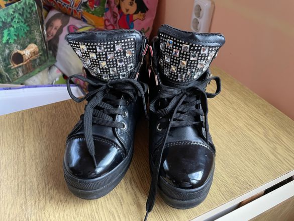 Кожени черни обувки