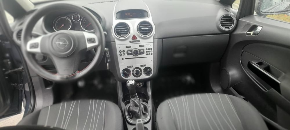 Opel corsa D 1.2 benzină +GPL Fab 2010 unic proprietar
