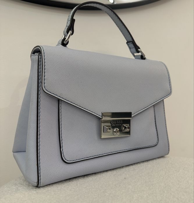 Оригинална чанта Guess