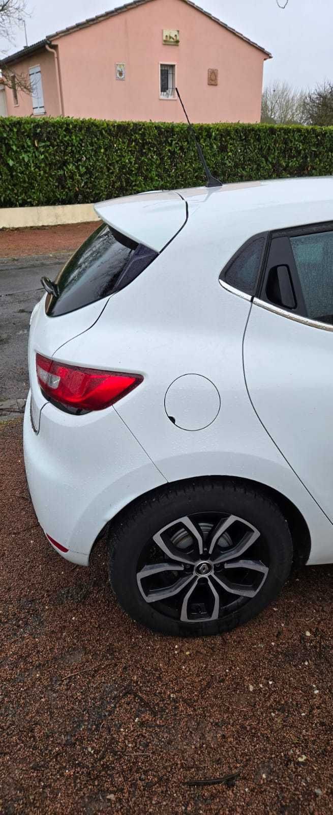 Renault Clio LIMITED
1.5 dci 75ch