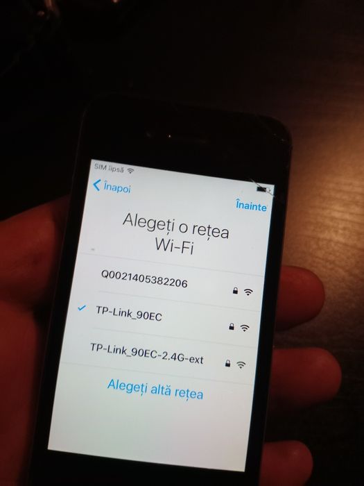 Vând iPhone 4 și 4s, două iPad 2