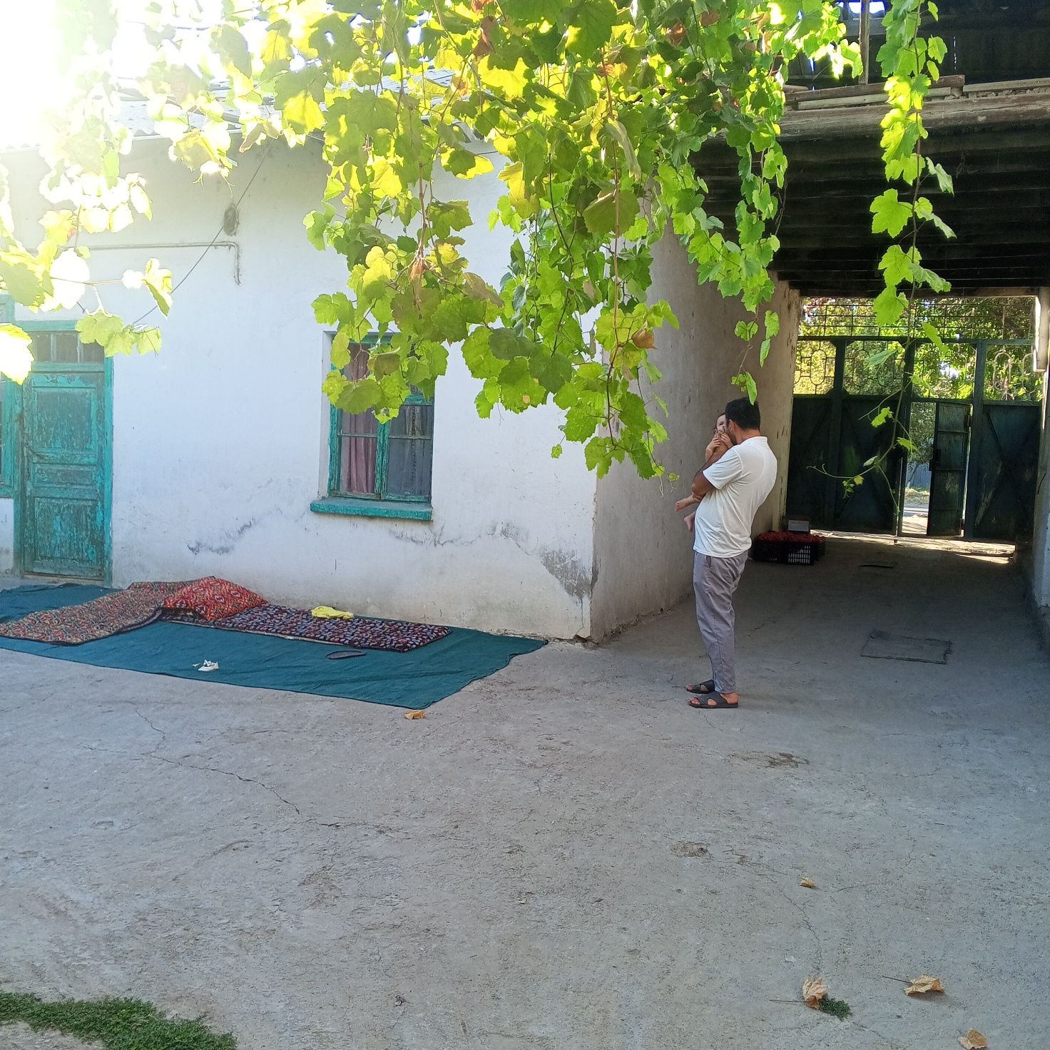 Uchastka sotiladi