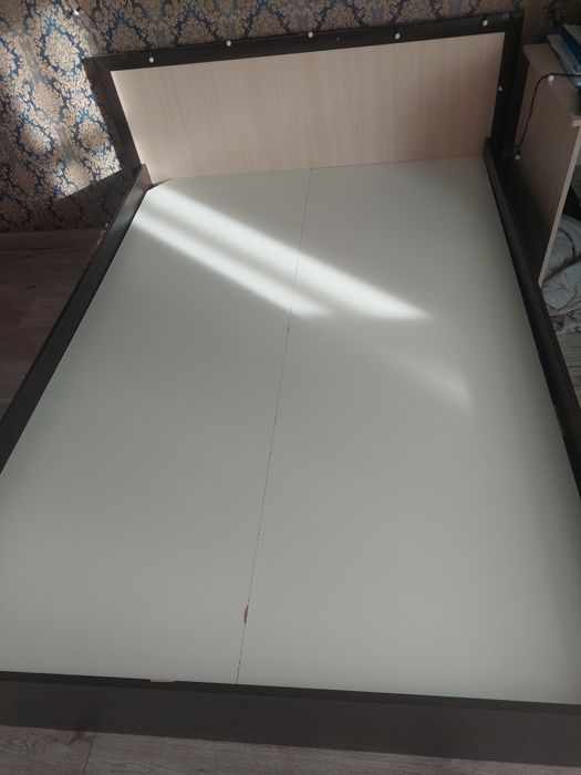 Кровать двухспалка в хорошем состоянии без матраса