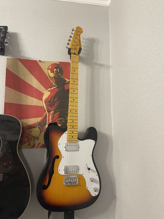 Электрогитара почти новая