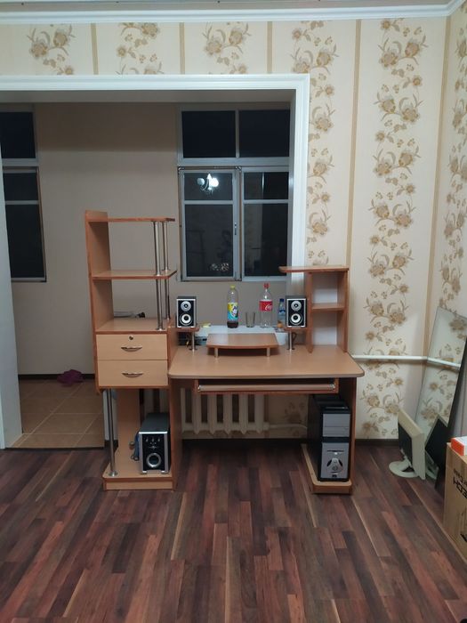 Продается компьютерный стол